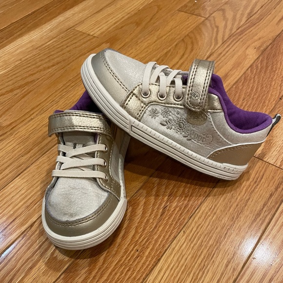 Stride Rite Toddler Sneaker - Picture 1 of 3